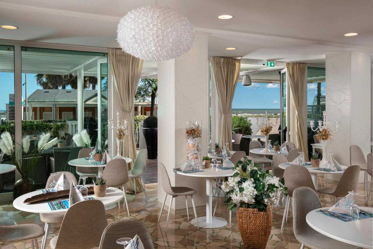 Hotel Ca' Bianca Riccione Eksteriør billede