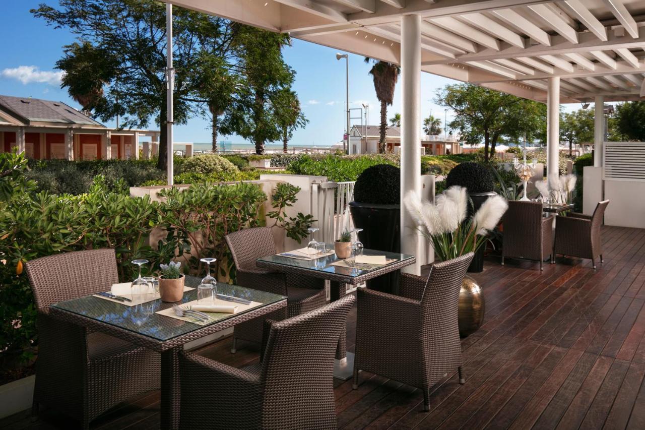 Hotel Ca' Bianca Riccione Eksteriør billede